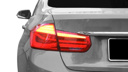 Rückleuchten mit LED-Lichtleiste und sequentiellen dynamischen LED-Blinkern